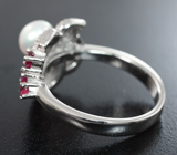 Эффектное серебряное кольцо с жемчужиной и рубинами Серебро 925