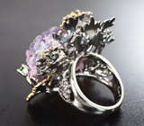 Серебряное кольцо с фиолетовым халцедоном 45,53 карата и диопсидами