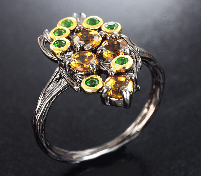 Черненое серебряное кольцо с цитринами и диопсидами Серебро 925