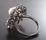 Эффектное серебряное кольцо с жемчугом и танзанитами Серебро 925
