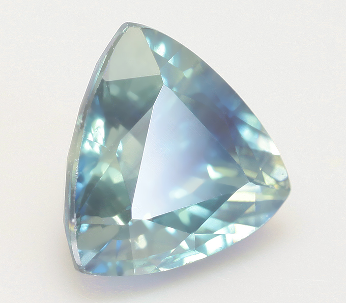 Полихромный сапфир 1,07 карата