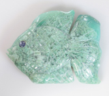 Резной зеленый халцедон с синими сапфирами 54,95 карата