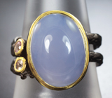 Серебряное кольцо с халцедоном и топазами