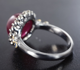 Серебряное кольцо с рубином 9,47 карата и синими сапфирами