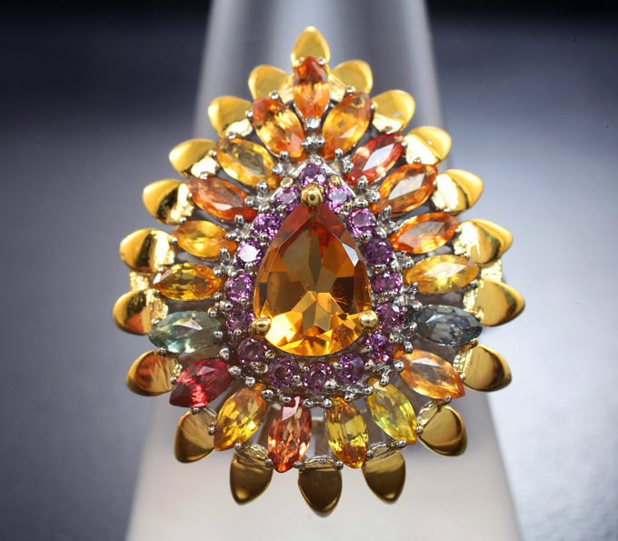 Праздничное серебряное кольцо с цитрином, разноцветными сапфирами и родолитами