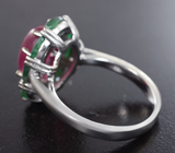 Яркое серебряное кольцо с рубином и изумрудами Серебро 925