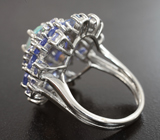 Эффектное серебряное кольцо с ограненным эфиопским опалом и танзанитами Серебро 925