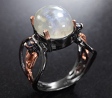 Серебряное кольцо с лунным камнем и синими сапфирами