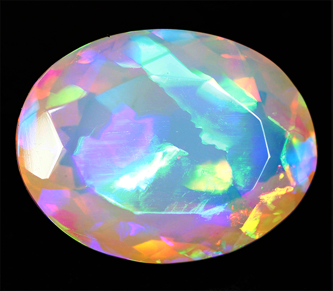 Ограненный эфиопский опал 4,97 карата