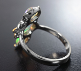Серебряное кольцо с кристаллическими эфиопскими опалами 2,53 карата и цаворитами