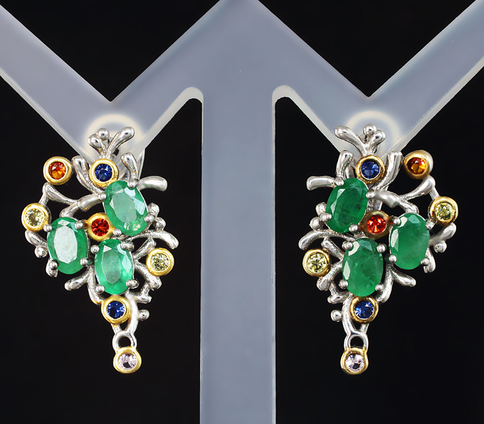 Праздничные серебряные серьги с изумрудами