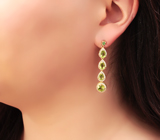 Элегантные серебряные серьги с перидотами и изумрудами Серебро 925