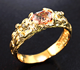 Золотое кольцо с уральским александритом оттенка морской волны 0,89 карата и бриллиантами