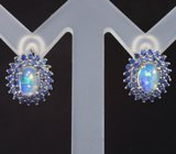 Серебряные серьги с кристаллическими эфиопскими опалами и синими сапфирами бриллиантовой огранки