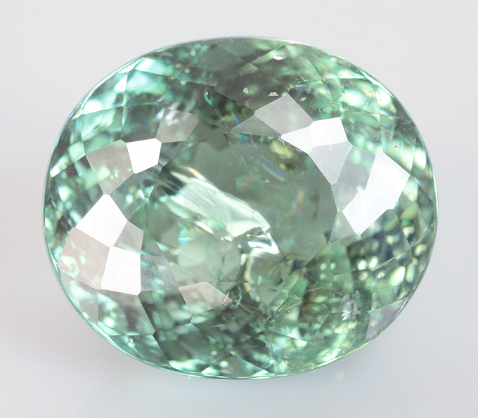 Крупный голубовато-зеленый турмалин 14,63 карата