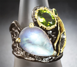 Серебряное кольцо с лунным камнем, перидотом и диопсидом Серебро 925