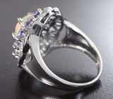 Роскошное серебряное кольцо с кристаллическим эфиопским опалом и танзанитами