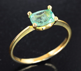 Золотое кольцо с «неоновым» уральским изумрудом 0,84 карата Золото