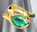 Золотое кольцо с ярким уральским изумрудом высокой чистоты 0,95 карата и бриллиантами