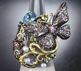 Серебряное кольцо с голубым топазом, жемчугом, перидотами, розовыми турмалинами и аметистами