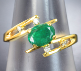 Золотое кольцо с насыщенным уральским изумрудом 0,79 карата и бриллиантами Золото