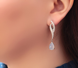 Изысканные серебряные серьги с халцедоном Серебро 925