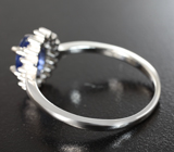 Изящное серебряное кольцо с васильковым кианитом