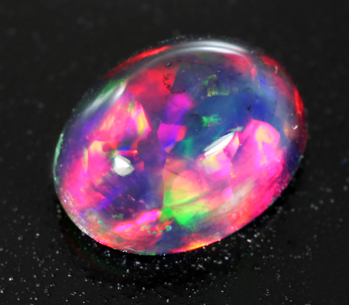 Кристаллический черный опал 0,92 карата