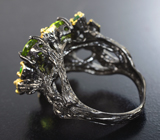 Серебряное кольцо с перидотами и диопсидами