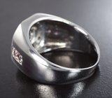 Стильное серебряное кольцо с аквамарином, родолитами и танзанитами