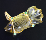 Золотой кулон с резным цитрином 30,96 карата, синим сапфиром и цаворитами Золото