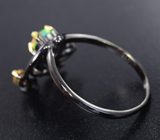 Серебряное кольцо с кристаллическим эфиопским опалом и цитринами