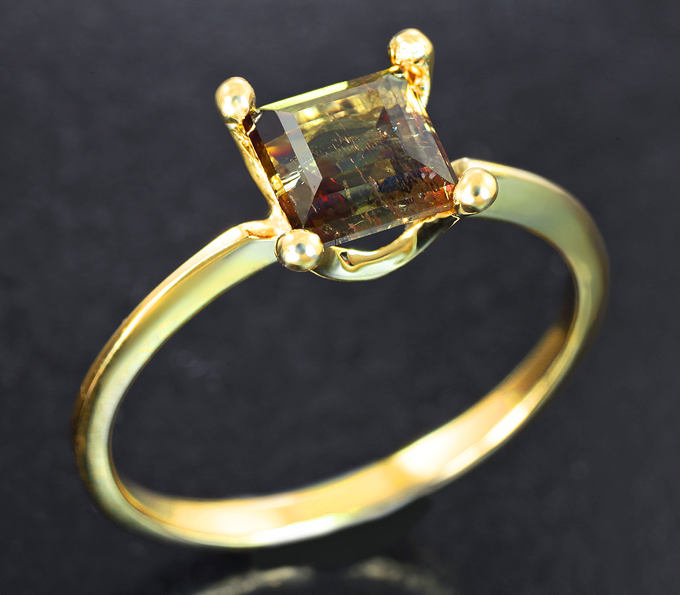 Золотое кольцо с андалузитом 0,92 карата