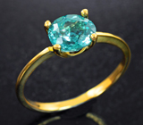 Золотое кольцо с «неоновым» апатитом 1,5 карата Золото