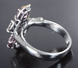 Серебряное кольцо с разноцветными шпинелями 3,73 карата и цаворитами