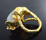 Массивное золотое кольцо с уникальным крупным эфиопским опалом 11,93 карат и бриллиантами Золото