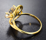 Золотое кольцо с морганитом 2,58 карата и цирконами Золото
