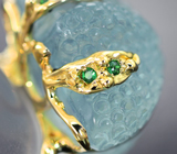 Золотое кольцо с крупным резным аквамарином и цаворитами 19,98 карата Золото