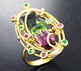 Золотое кольцо c ярким контрастным арбузным турмалином 5,73 карата, цаворитами и розовыми сапфирами Золото