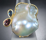 Серебряное кольцо с жемчужиной барокко, родолитом, насыщенно-синим топазом, диопсидом и розовым турмалином