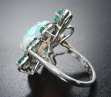 Серебряное кольцо с кристаллическим эфиопским опалом 5,86 карата, изумрудами и бриллиантами