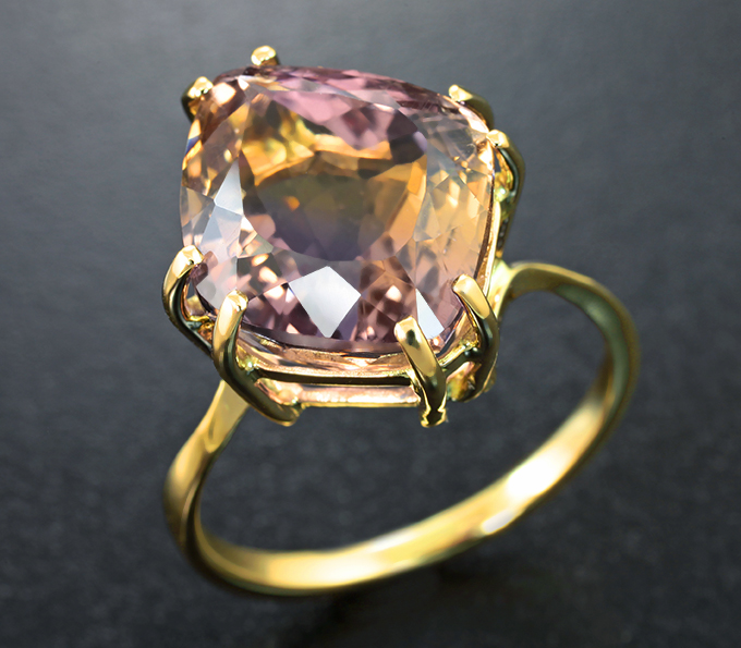 Золотое кольцо с чистейшим аметрином авторской огранки 7,8 карата