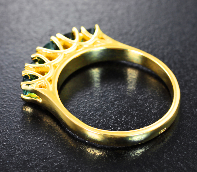 Золотое кольцо с чистейшими «неоновыми» индиголитами турмалинами 0,77 карата Золото