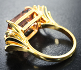 Золотое кольцо с персиковым морганитом 5,93 карата и бриллиантами