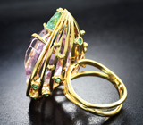 Золотое кольцо с роскошным чистейшим кунцитом 48,75 карата, мятно-зеленым турмалином, уральскими изумрудами и бриллиантами Золото