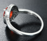 Серебряное кольцо с ограненным оранжевым опалом, синими и васильковыми сапфирами бриллиантовой огранки Серебро 925