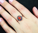 Серебряное кольцо с ограненным оранжевым опалом, синими и васильковыми сапфирами бриллиантовой огранки Серебро 925