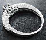 Изящное серебряное кольцо с черным бриллиантом 0,86 карата и бесцветными топазами Серебро 925