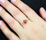 Золотое кольцо с рубином 1,69 карата и лейкосапфирами