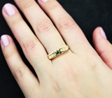Золотое кольцо с редким насыщенным уральским александритом первой чистоты 0,22 карата и бриллиантами Золото